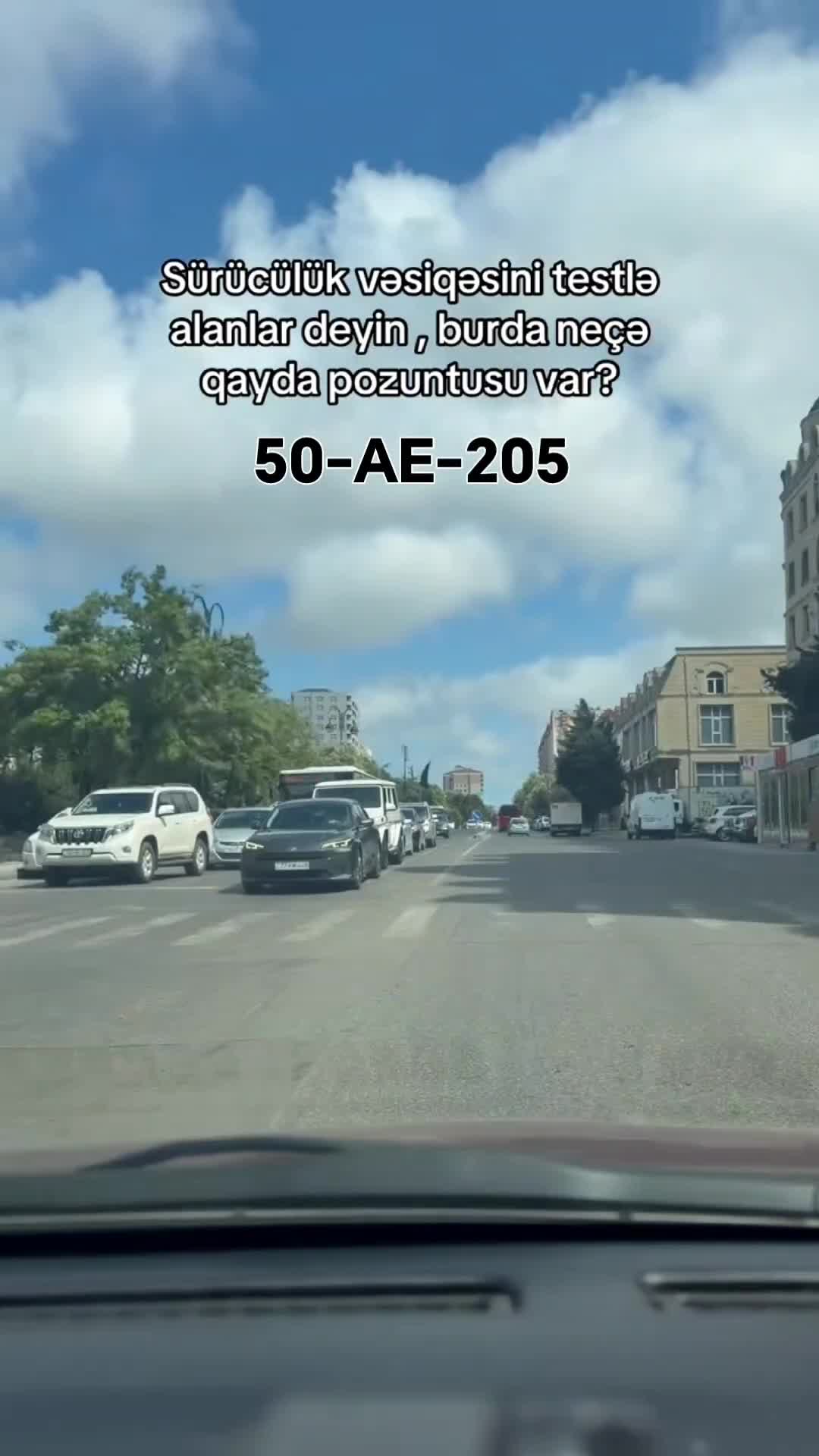Sərnişin avtobusu əks yola çıxıb qırmızıda keçdi 