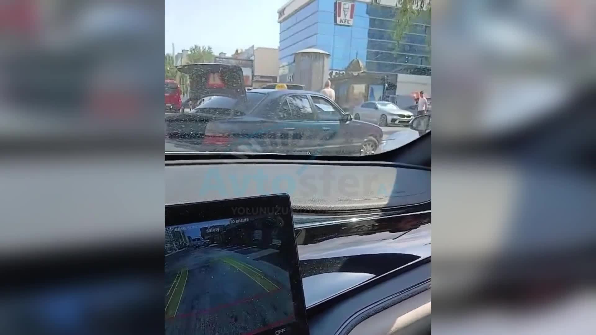 Cərimədən yayınmaq üçün baqaj qapısını açıq saxladılar
