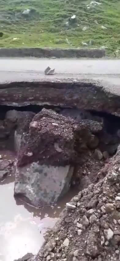 Daşkəsəndə sel suları ciddi fəsadlara səbəb olub
