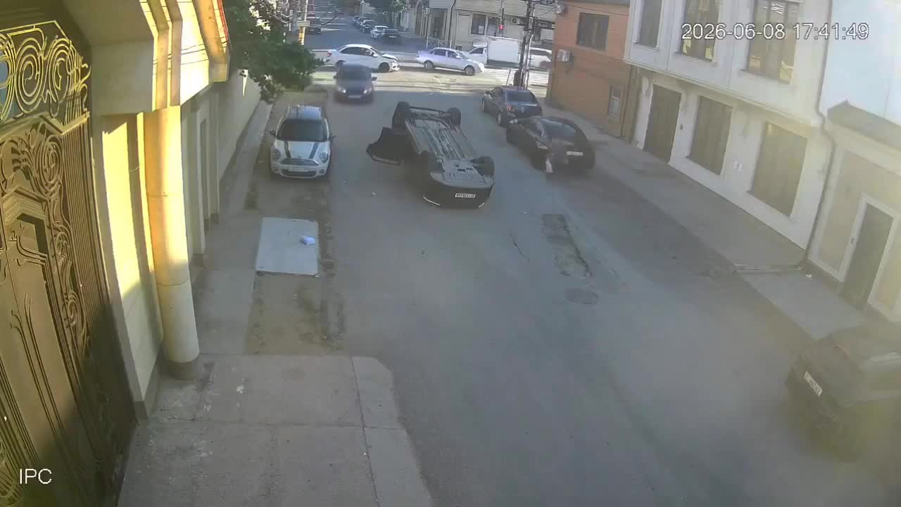 Qayda pozan sürücü qəzaya səbəb olub