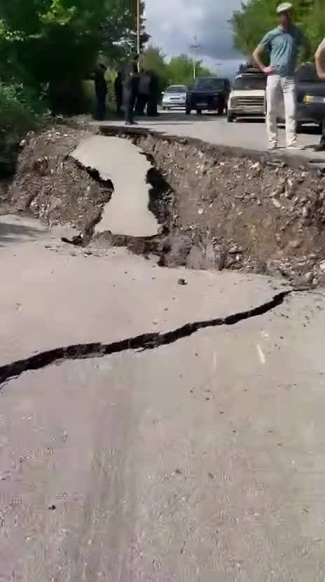 Qubada sürüşən yolda vəziyyət daha da pisləşdi