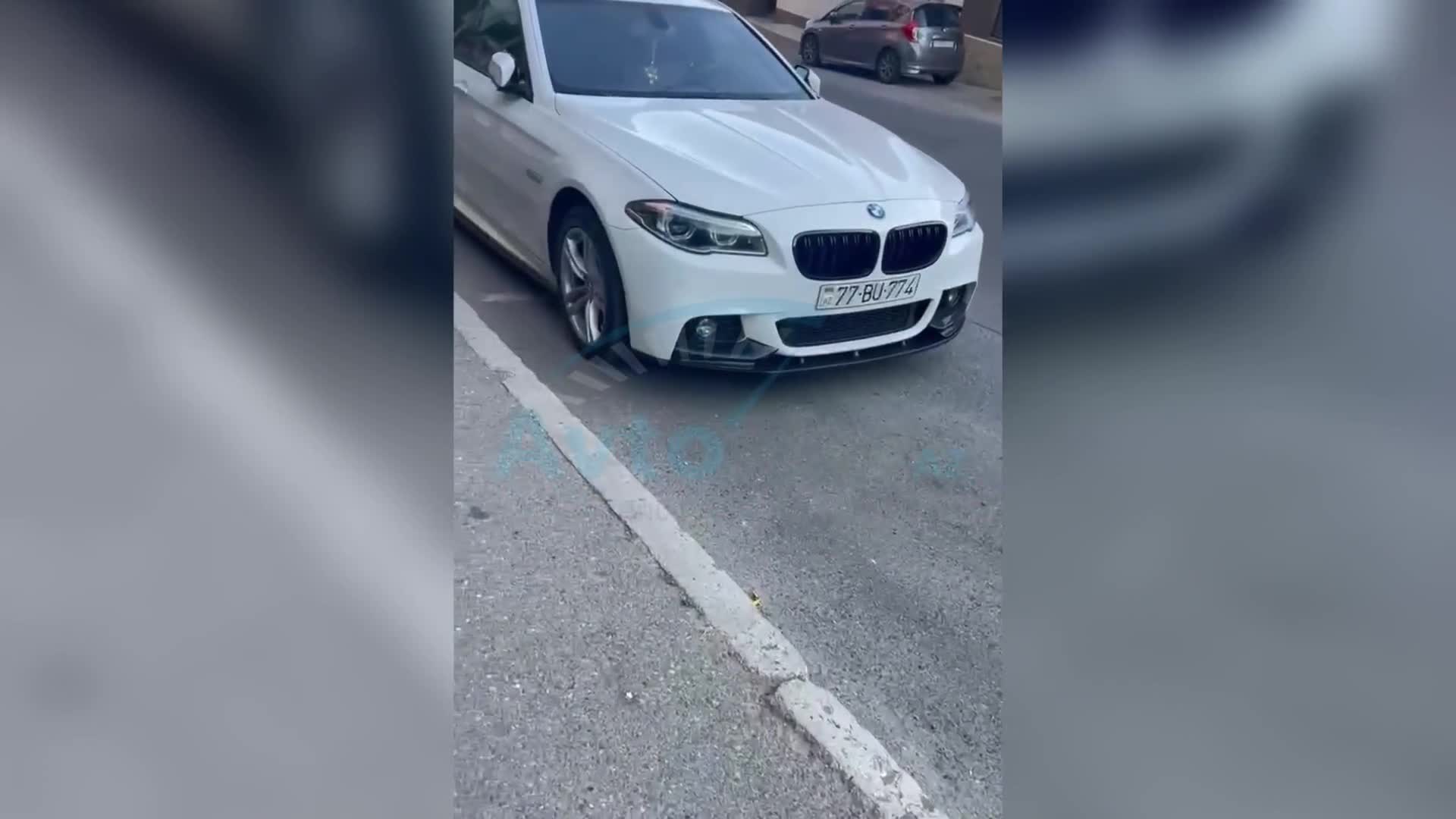 Sürücü avtomobili ilə iki maşınlıq yeri tutdu 