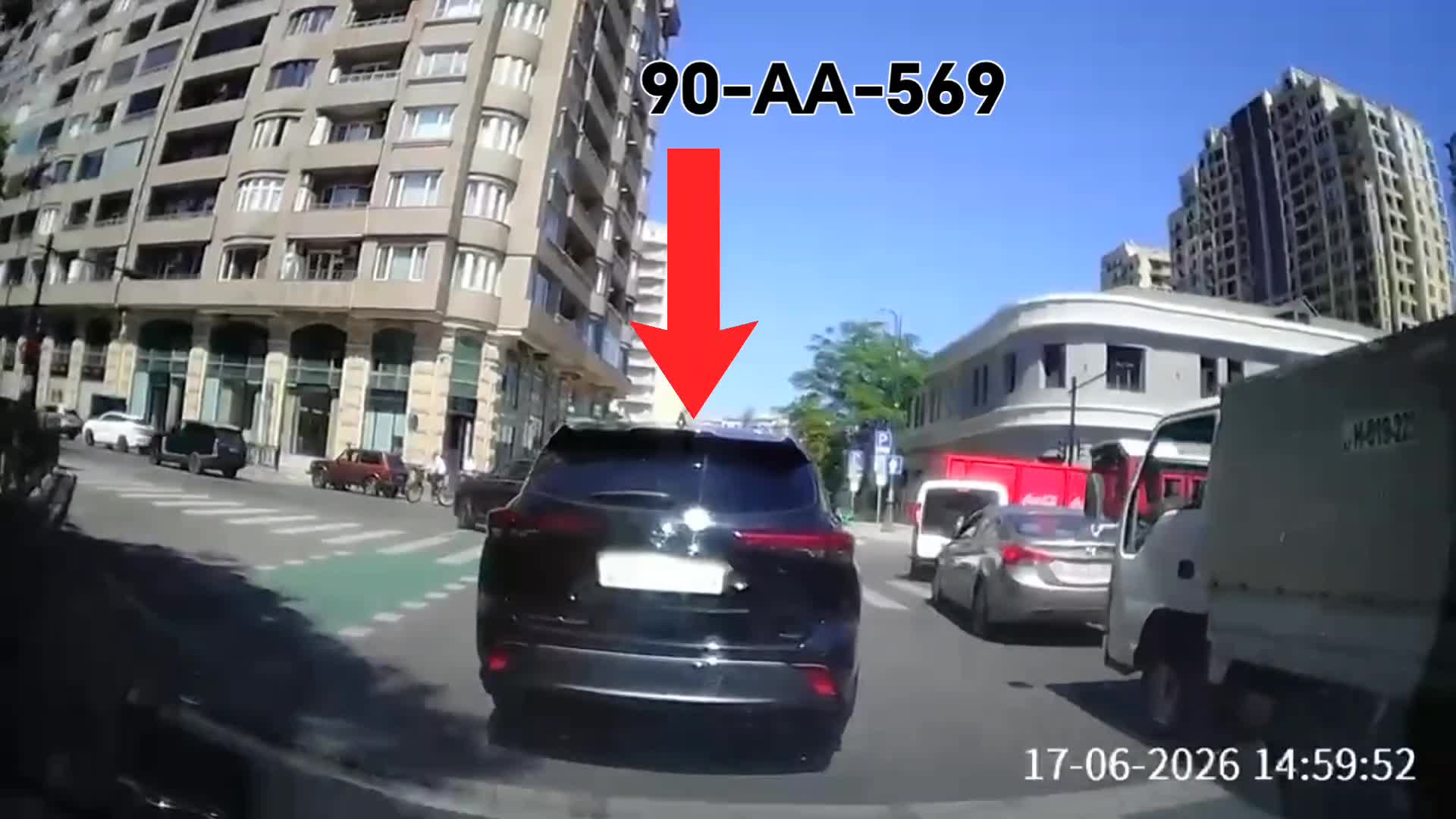Düzünə gedənlərin zolağını zəbt edib hərəkətə mane oldu