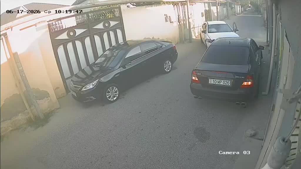 Bakıda "Mercedes"lə BYD-nin toqquşması