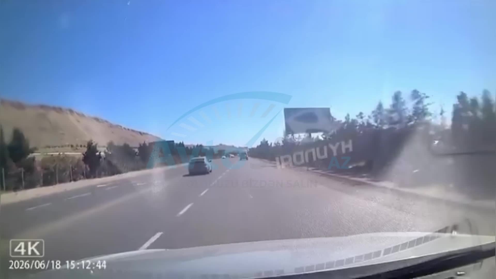 Sürücü azyaşlıların olduğu avtomobilə təhlükə yaratdı 