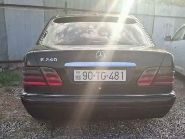 Hüquqsuz avtomobil idarə edən şəxs