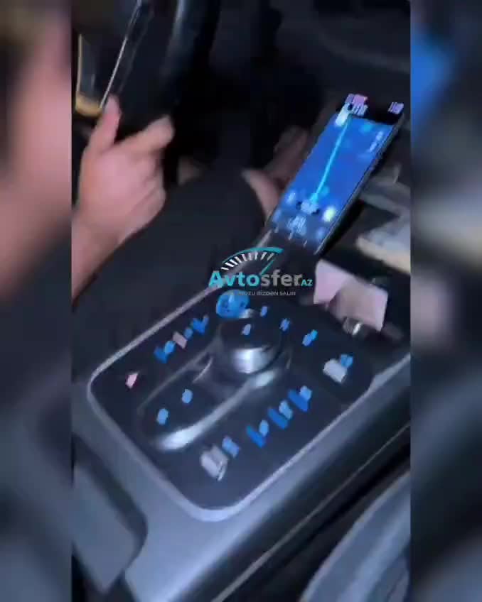 “BYD”də qəribə nasazlıq; sürücü bunu edəndə bütün panel donur