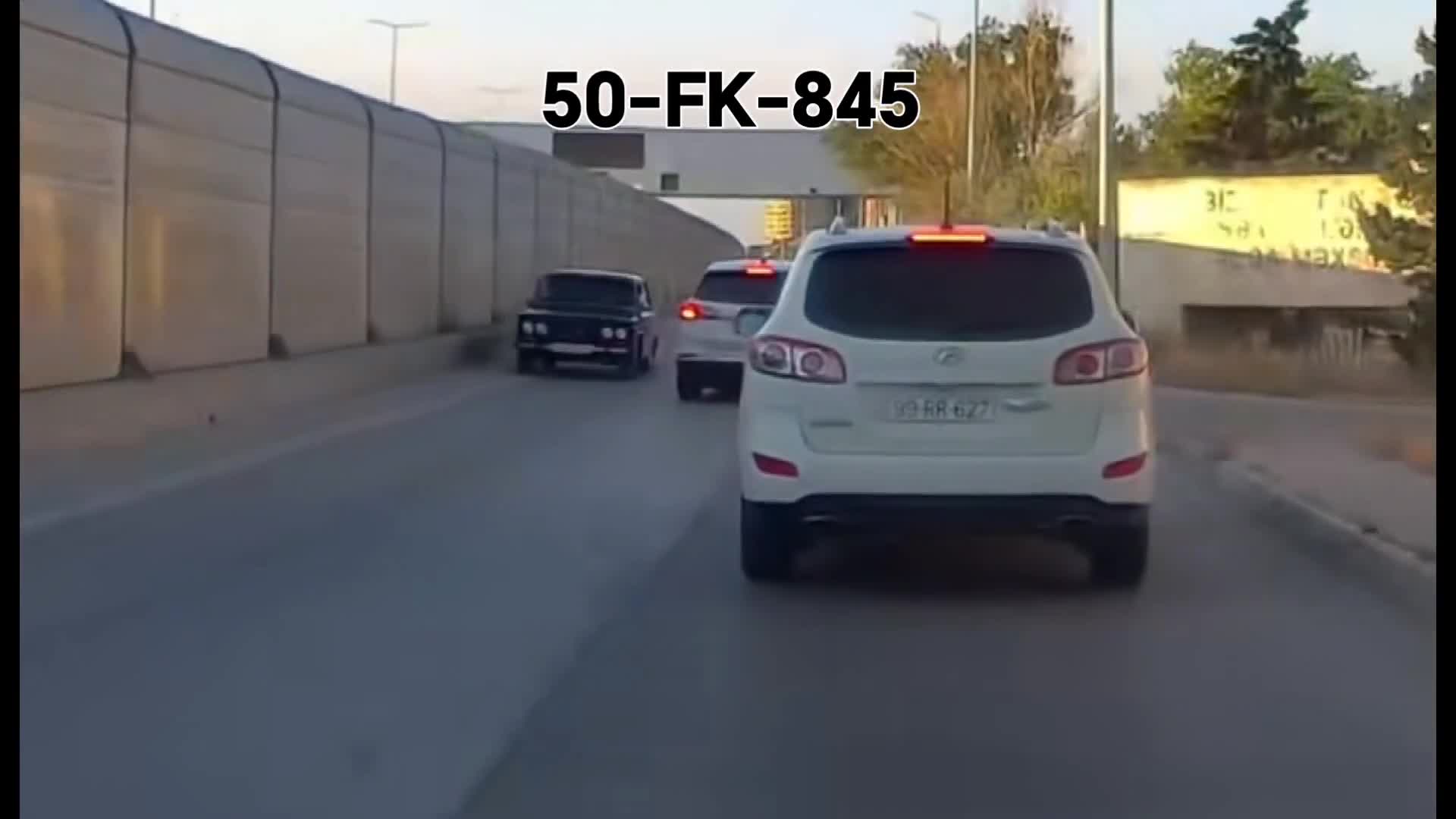 Əks yola çıxan sürücü son anda ayıldı 