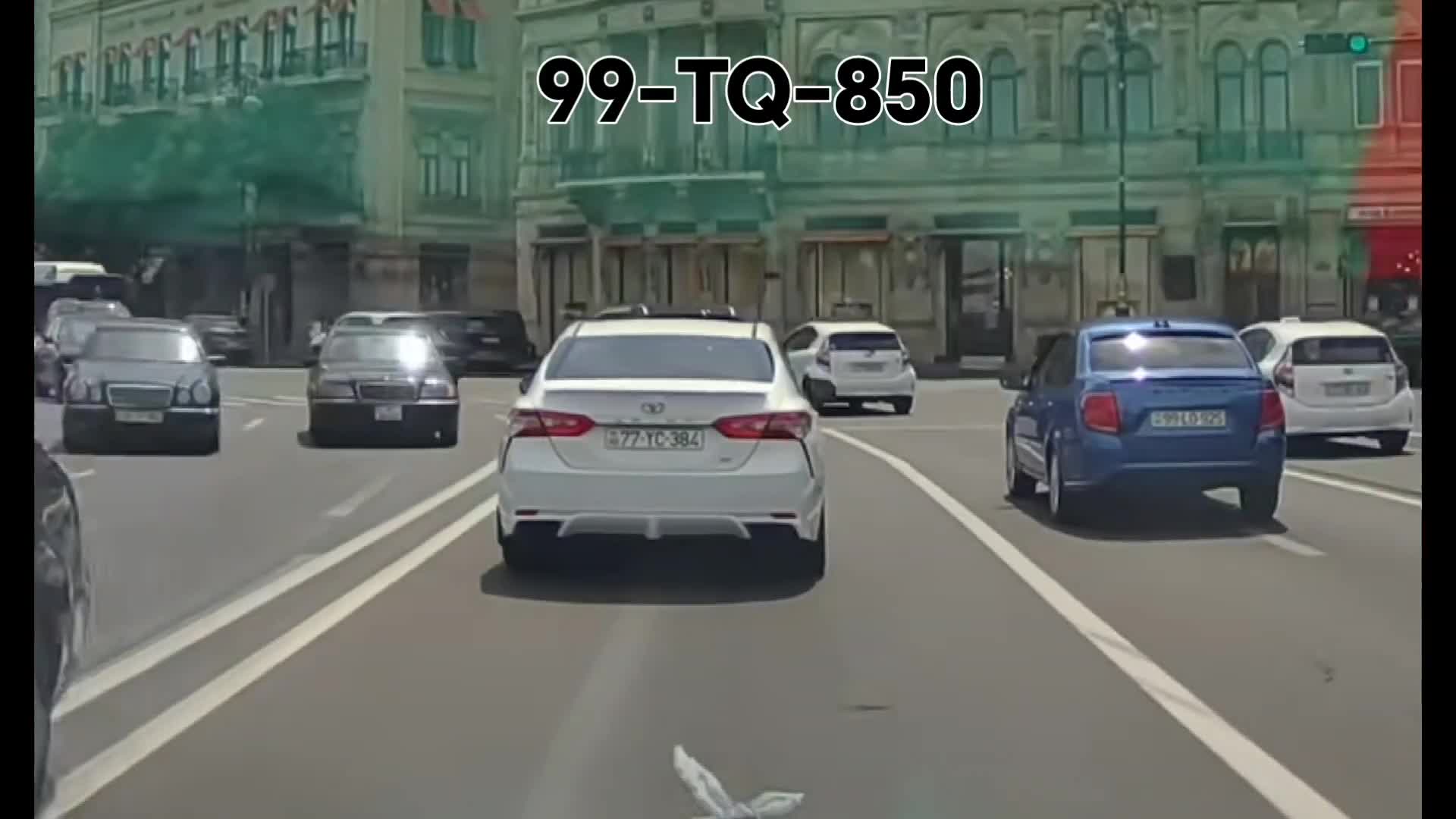 Anidən əks yola çıxan sürücü avtomobillərə təhlükə yaratdı