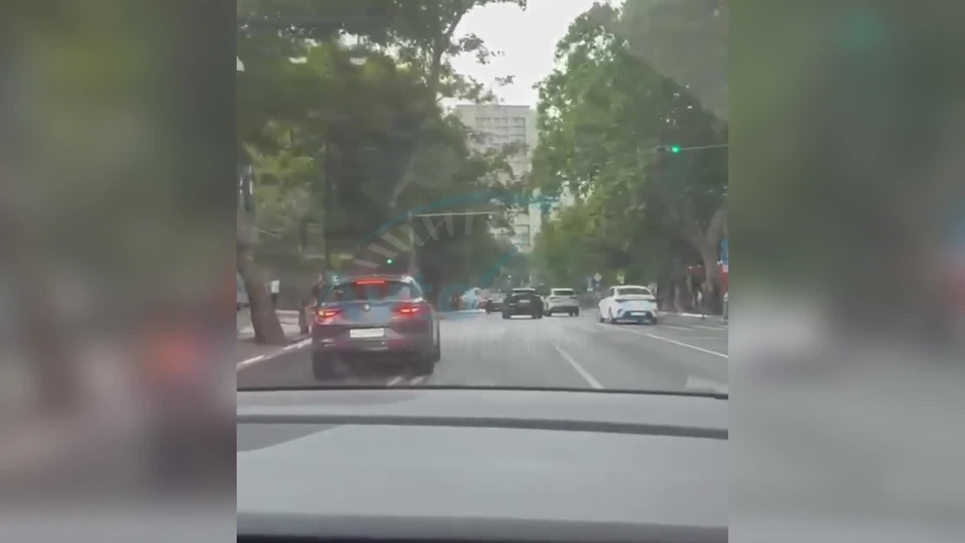 Bu küçədə sürücülər nişanı gözardı edib yolu kəsirlər