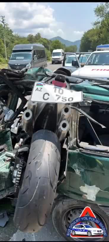 İsmayıllıda motosiklet “Opel”i 2 yerə böldü - DYP-dən AÇIQLAMA