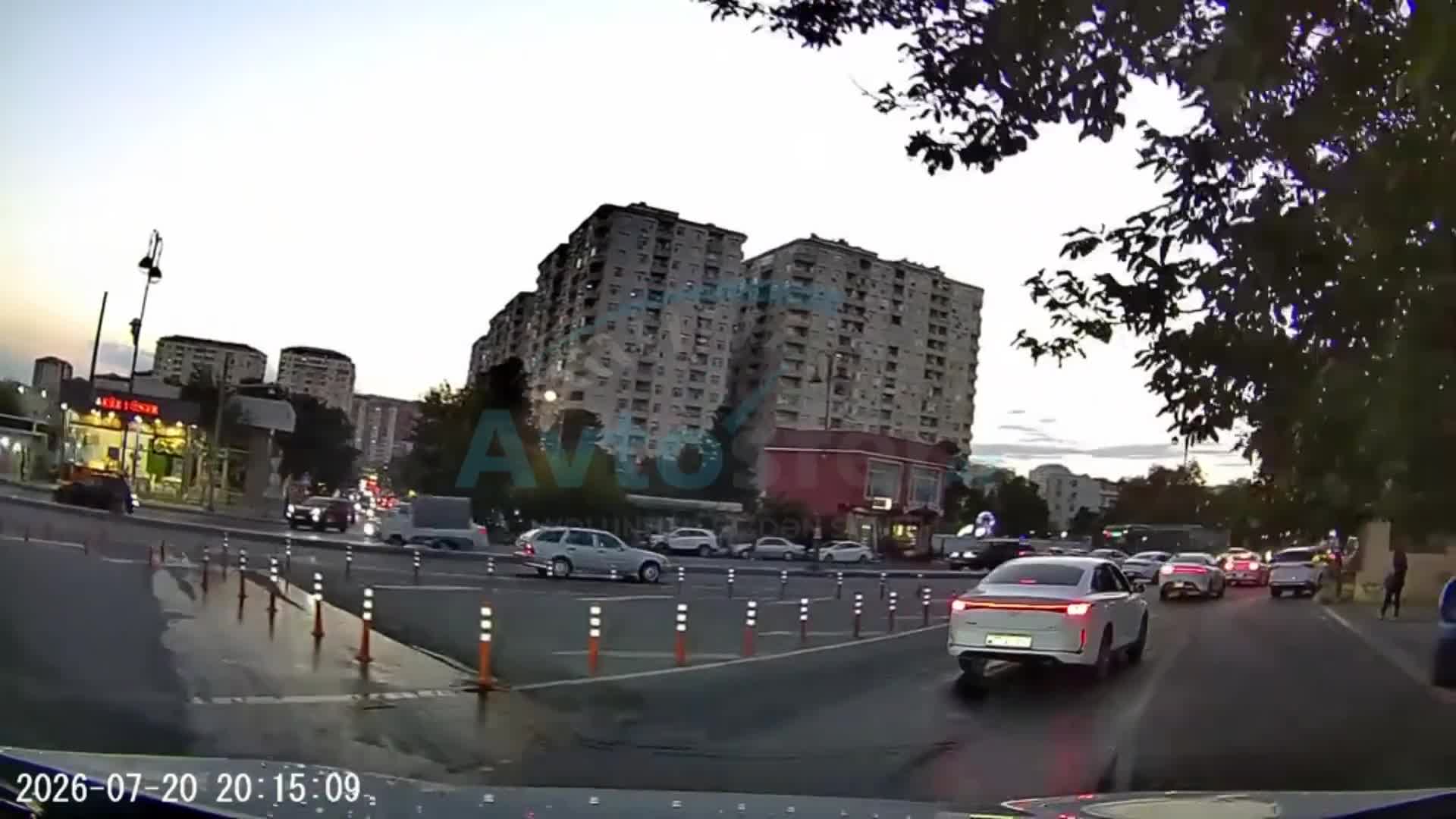 Prospektdə azyaşlı velosipedçi təhlükə yaratdı