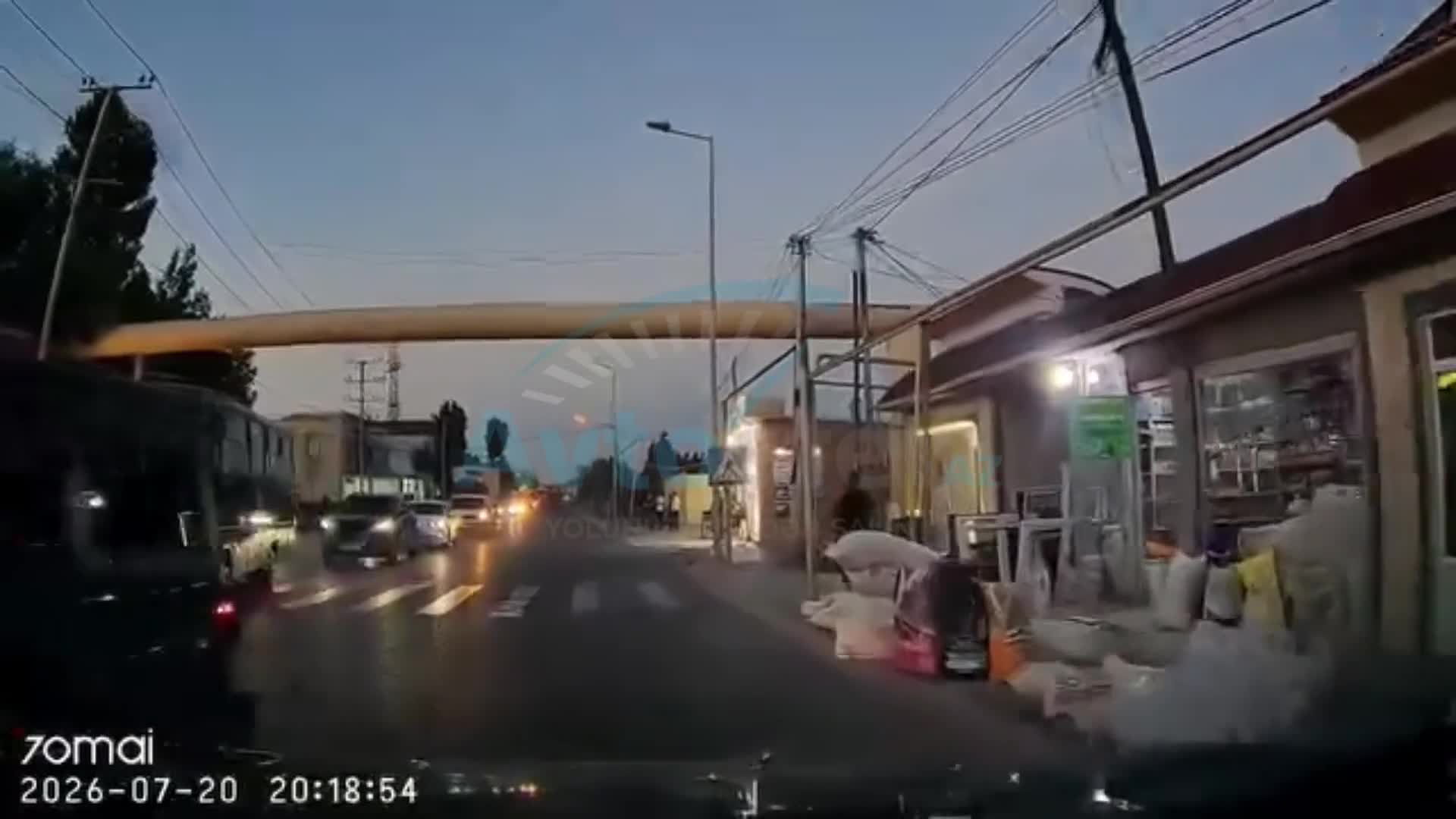 Əks yola çıxan sürücü 
