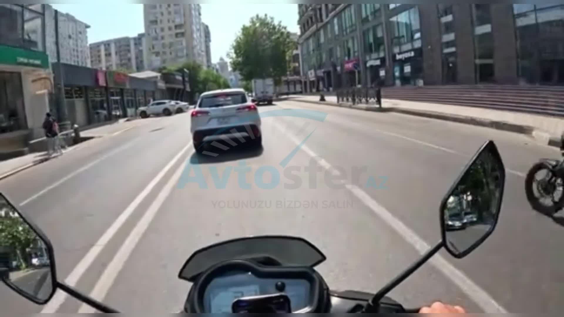 Qayda pozan piyada və sürücü təhlükəli vəziyyət yaratdı