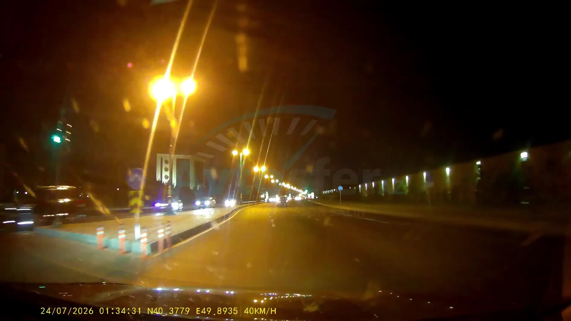 Səfirliyə məxsus “Audi” qəfil manevrlə qəza şəraiti yaratdı