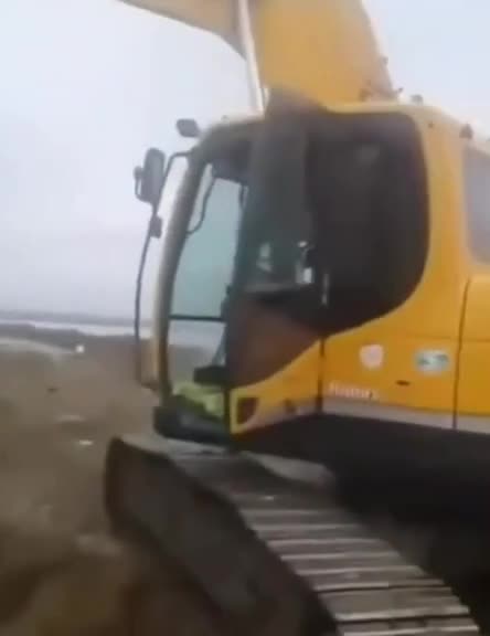 Tikinti sahəsini ilanlar basdı