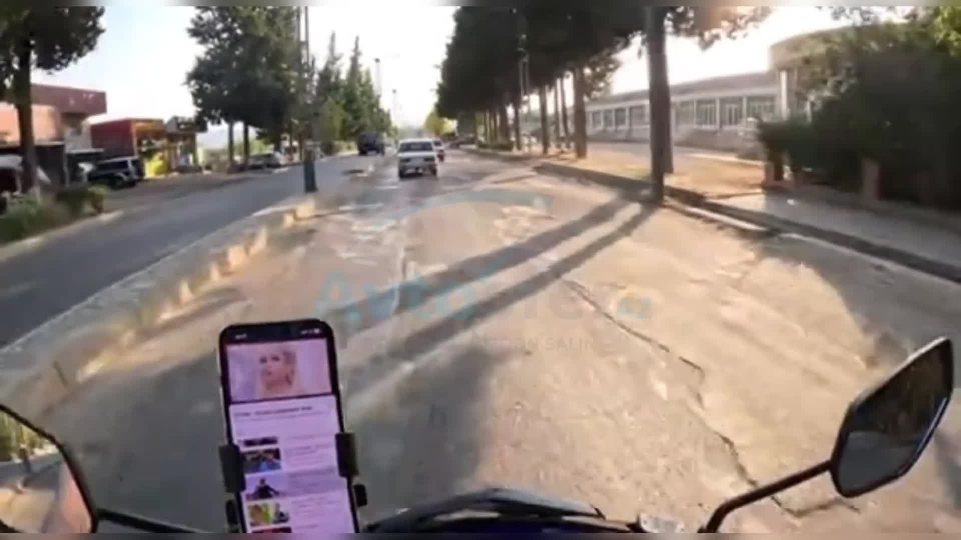 Bu qəsəbədəki yol sürücünü özündən çıxardı