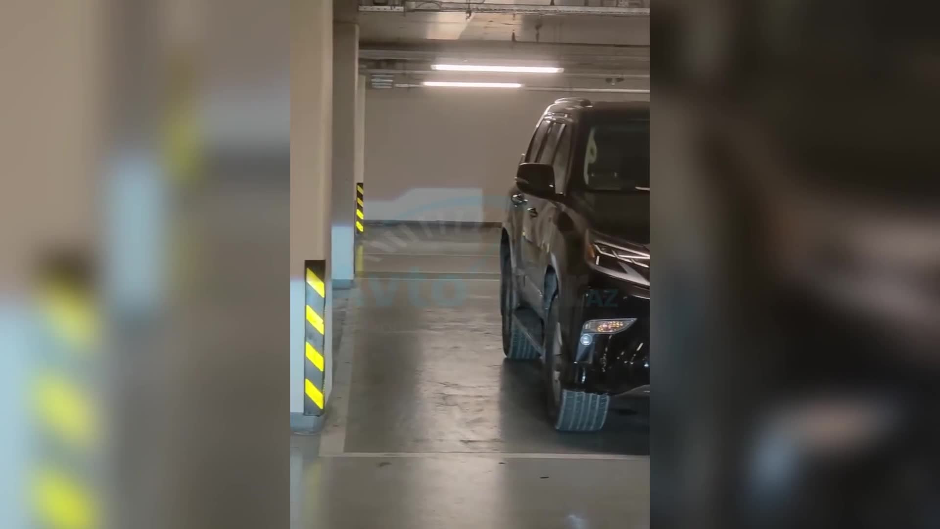 “Mall”un parkinqində iki maşınlıq yeri təkbaşına tutdu
