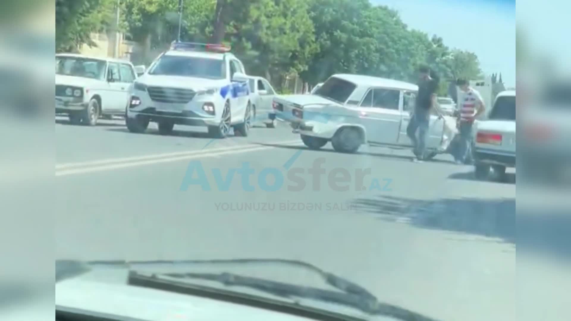 Cəlilabadda “Prius” və “VAZ” toqquşdu