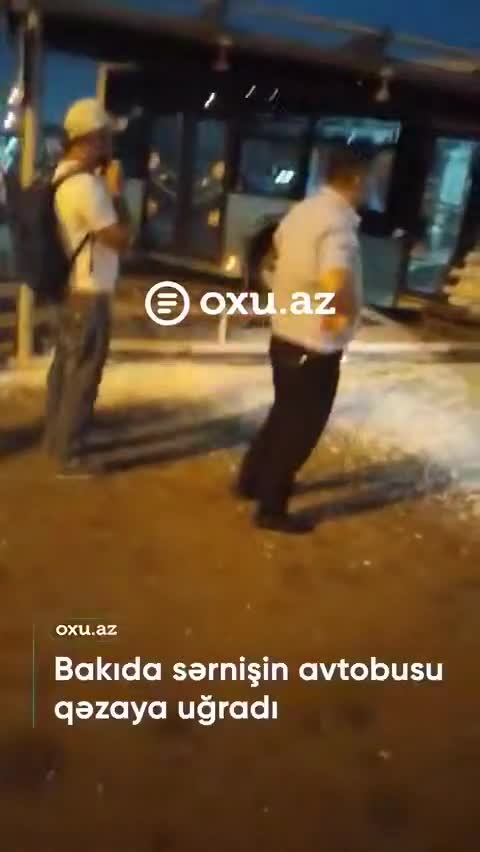 Bakıda sərnişin avtobusu qəzaya uğradı 