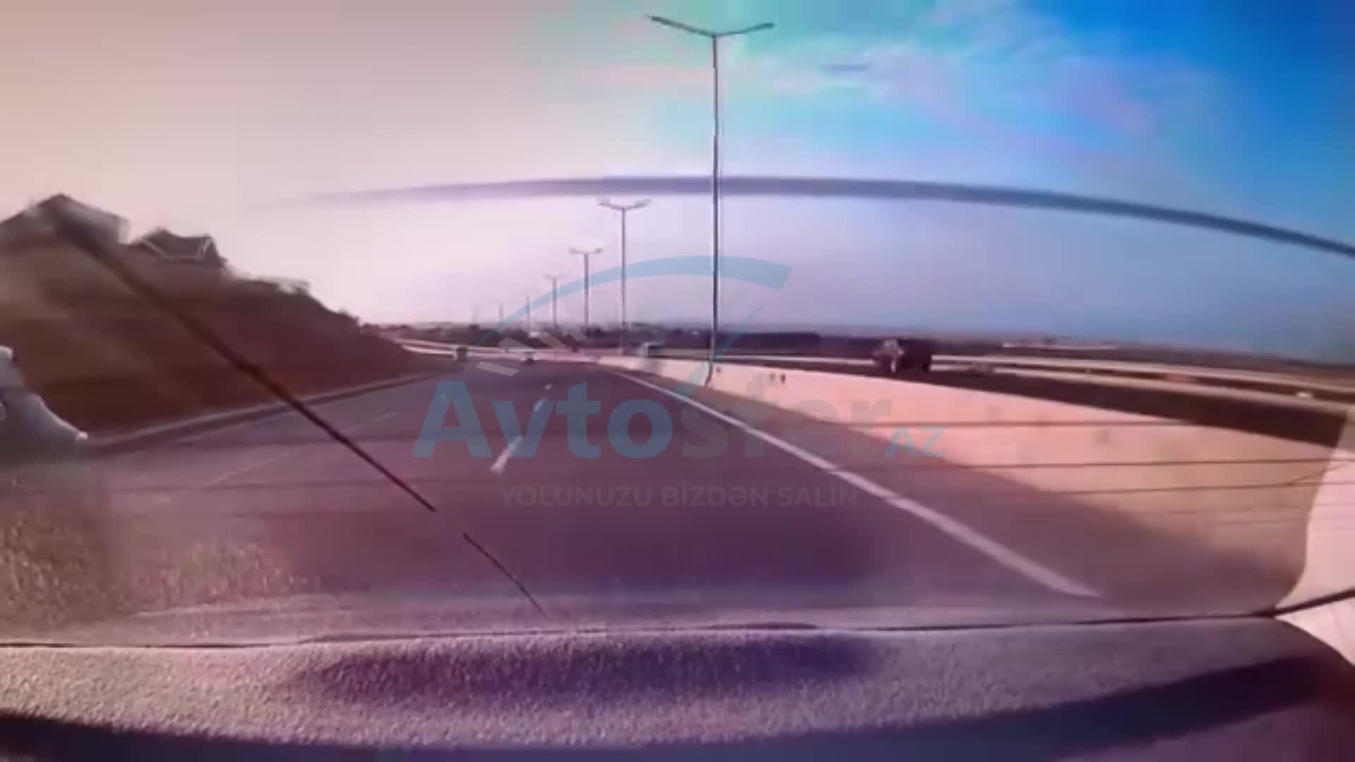 Sürücü qayda pozub təhlükə yaratdı, sərnişin isə…