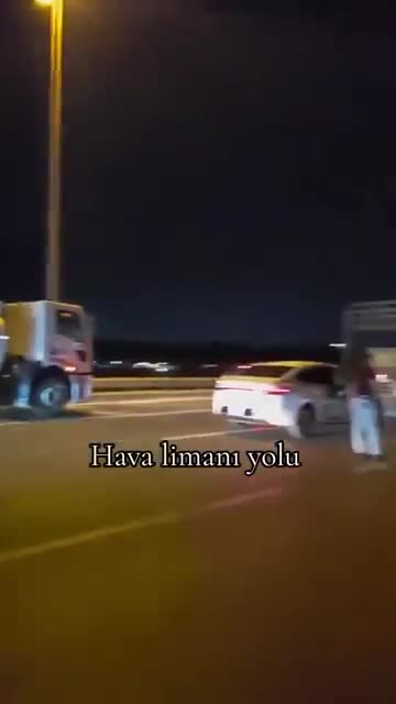 Aeroport yolunda “Opel”lə marşrut avtobusu toqquşdu