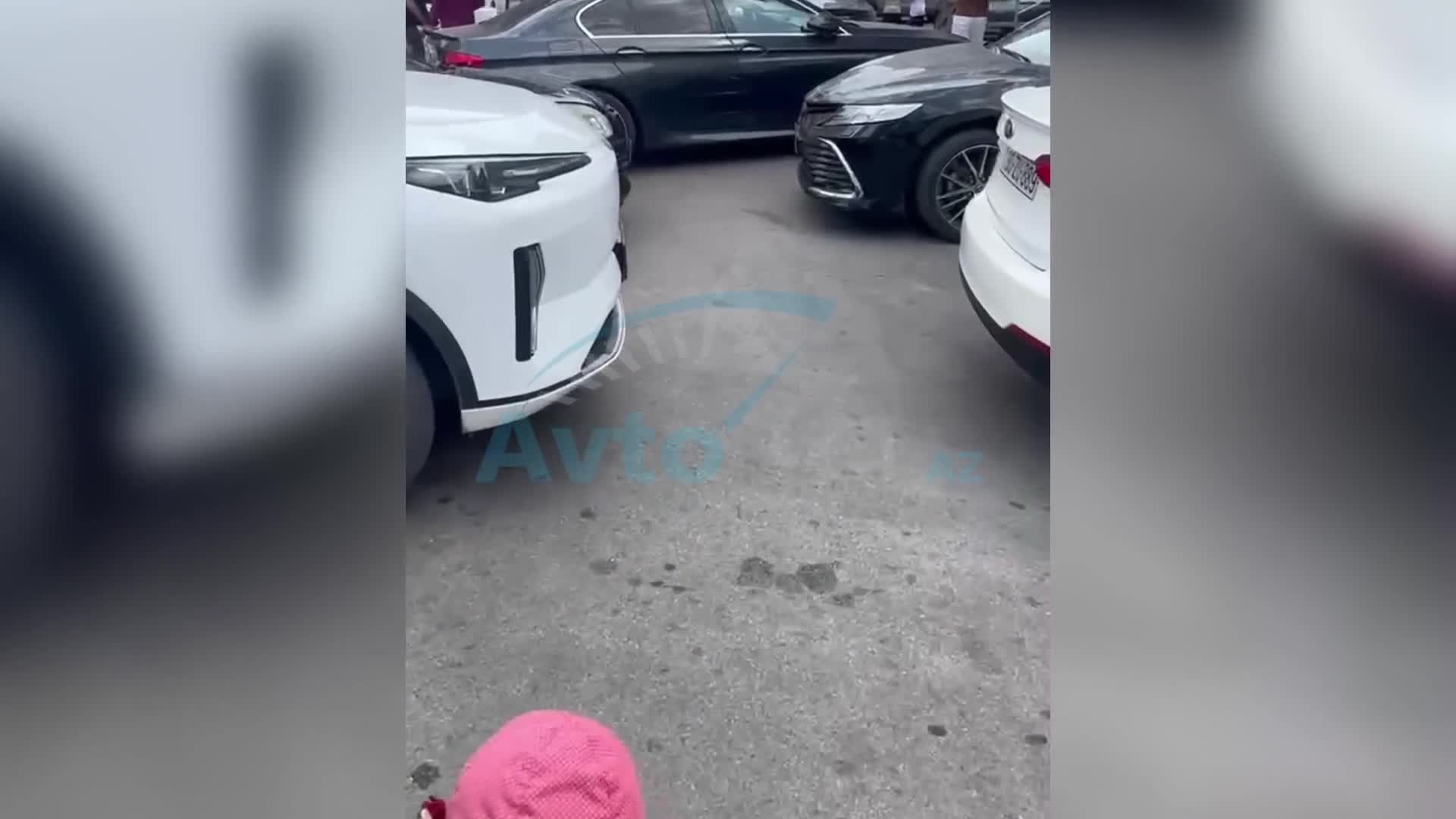 Sürücülərin əlindən səkidə hərəkət mümkün deyil