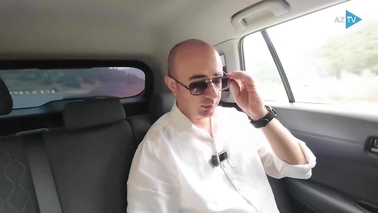 Prezident balaca Gülərin ailəsinə traktor hədiyyə etdi