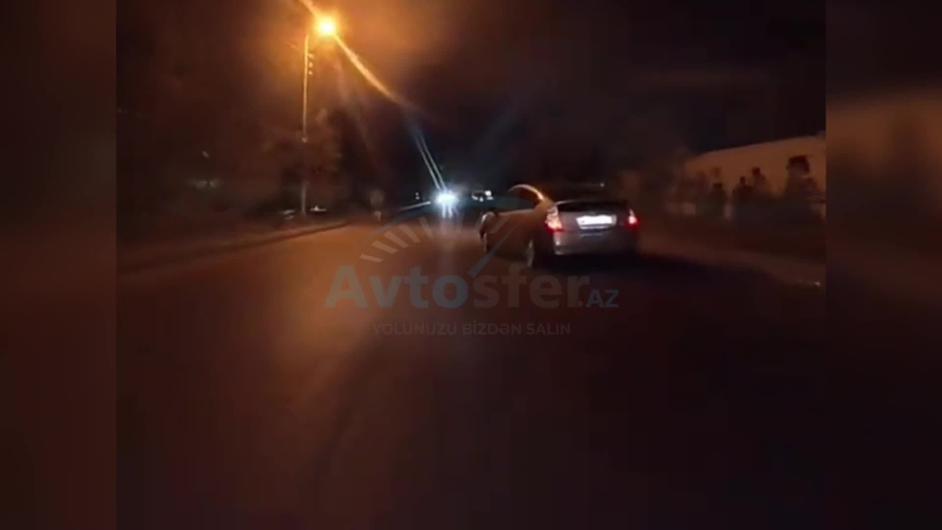 Motosikletə məhəl qoymayan sürücü qəza şəraiti yaratdı