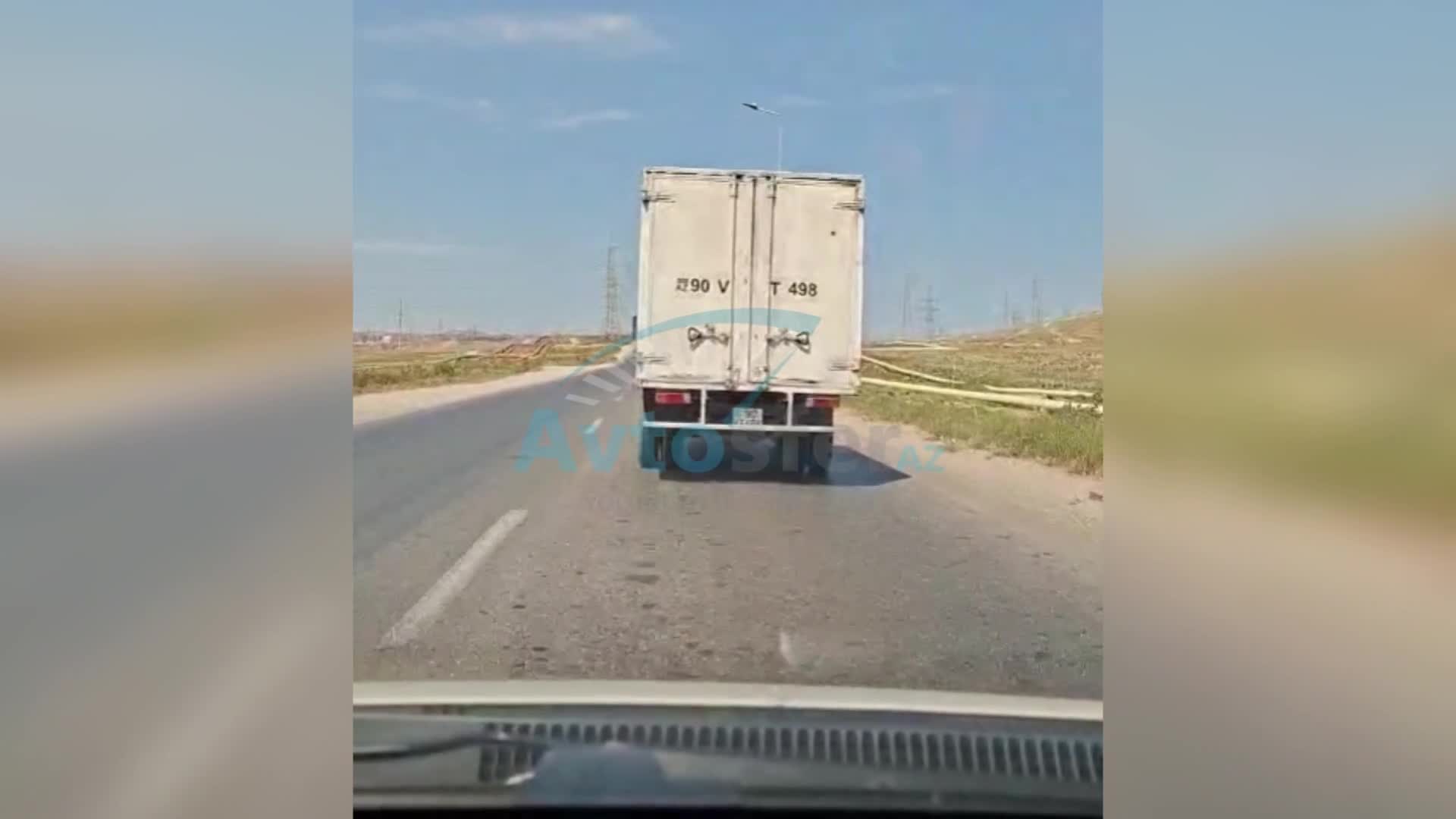 “Gözüyumulu” ötmə edən sürücü qəzadan son anda yayındı 
