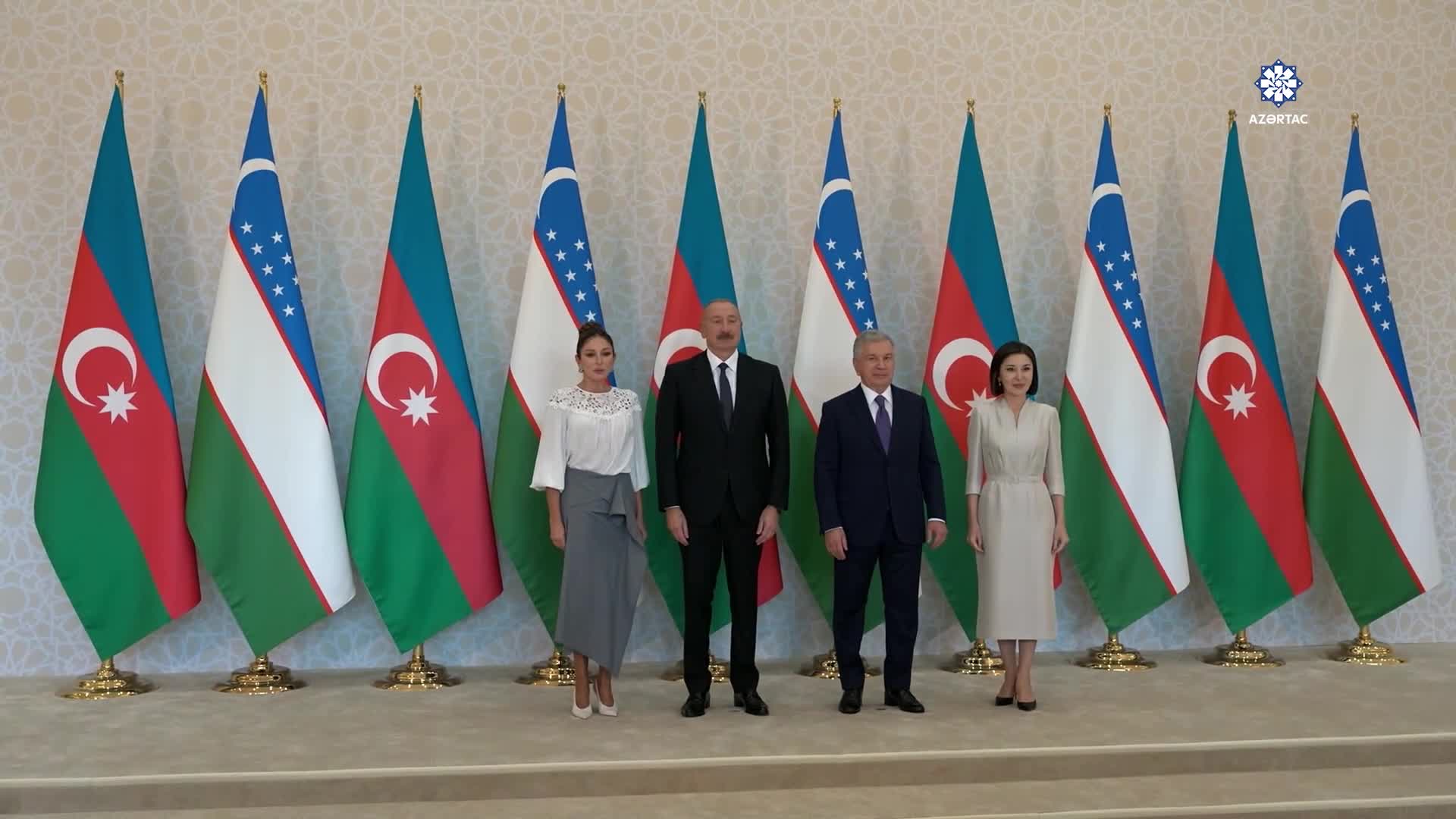 Azərbaycan və Özbəkistan liderləri “Kuksaroy”da foto çəkdirdi