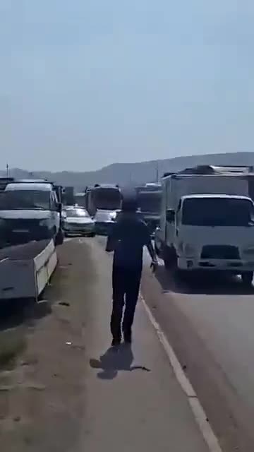 Xocasən yolunda nasaz TIR hərəkəti iflic etdi