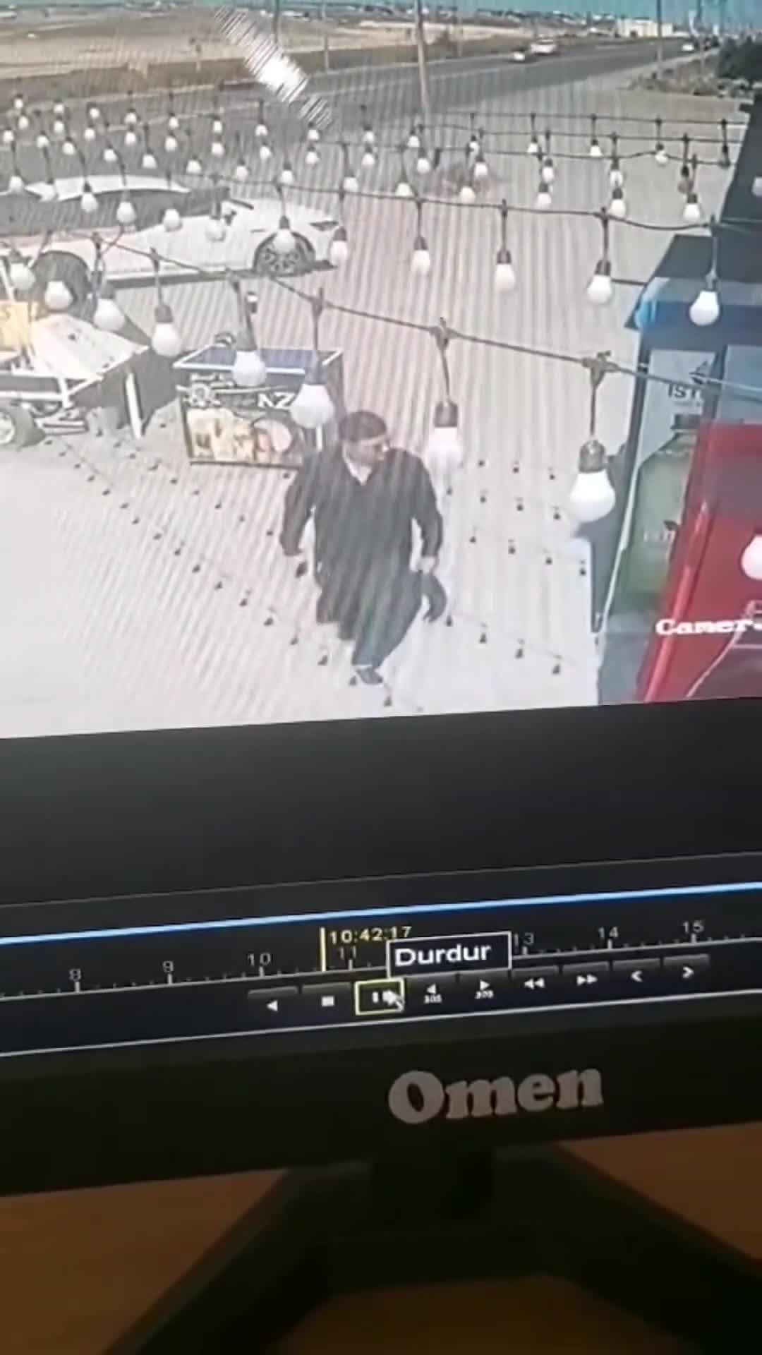 Bu şəxsi görənlər diqqətli olsun: Dələduzluqla məşğuldur 