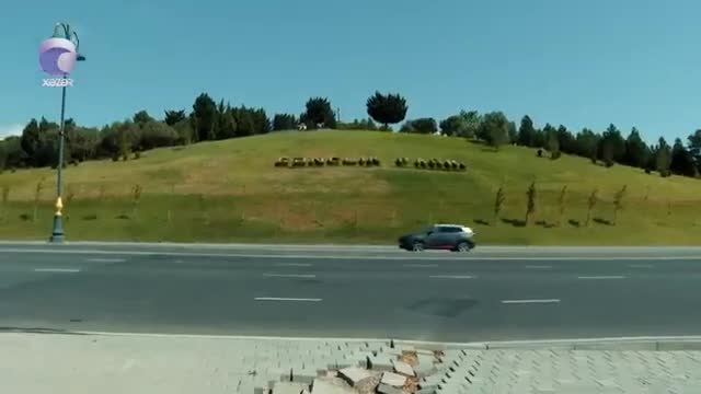 Yeni təmir olunan yol yenidən çökdü
