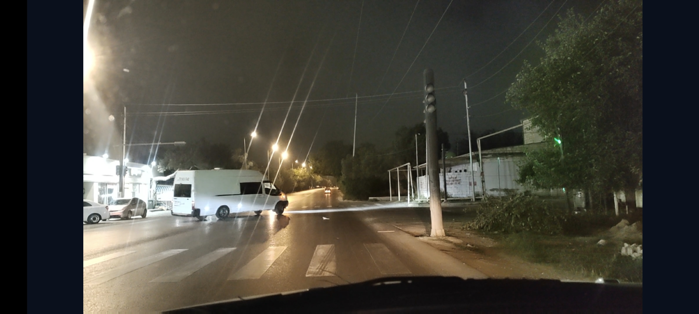 Svetofor işləyir amma qırmızı işığı yanmır