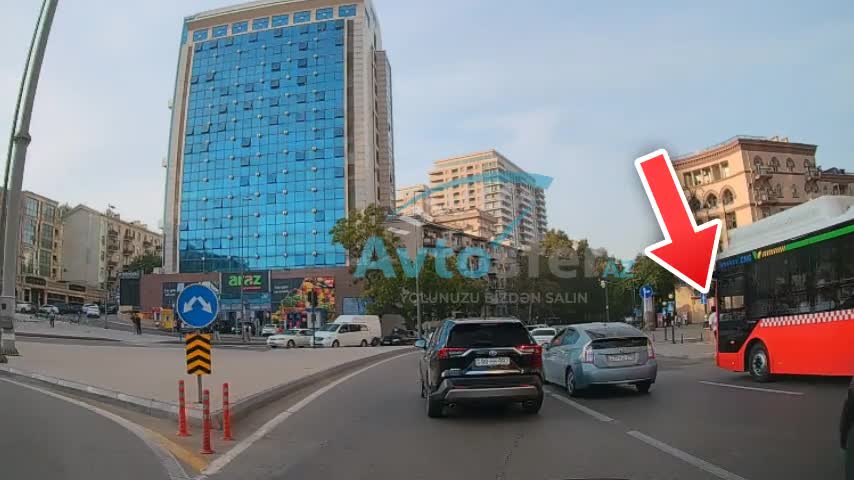 Skuterçi yeniyetmələr