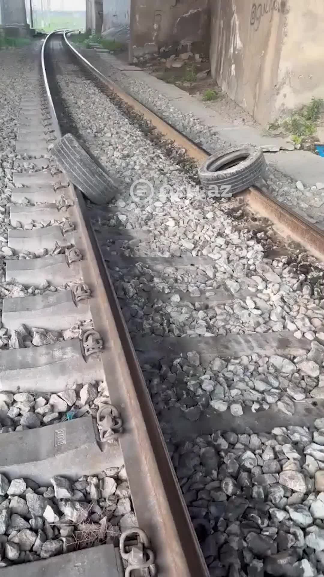 Bakıda dəmiryol xəttində təhlükə