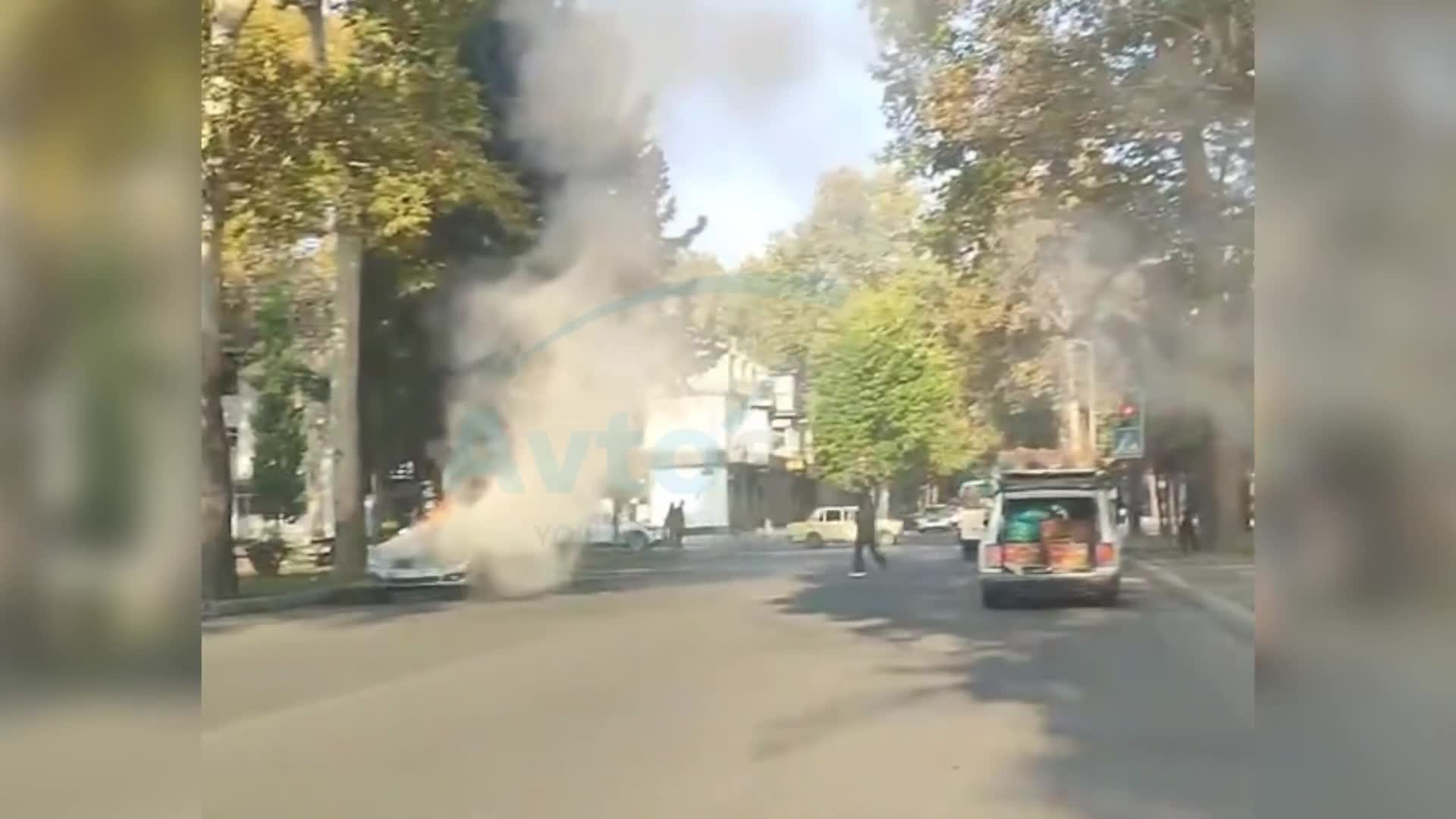 Mingəçevirdə “Mercedes” qəfil alışıb yandı