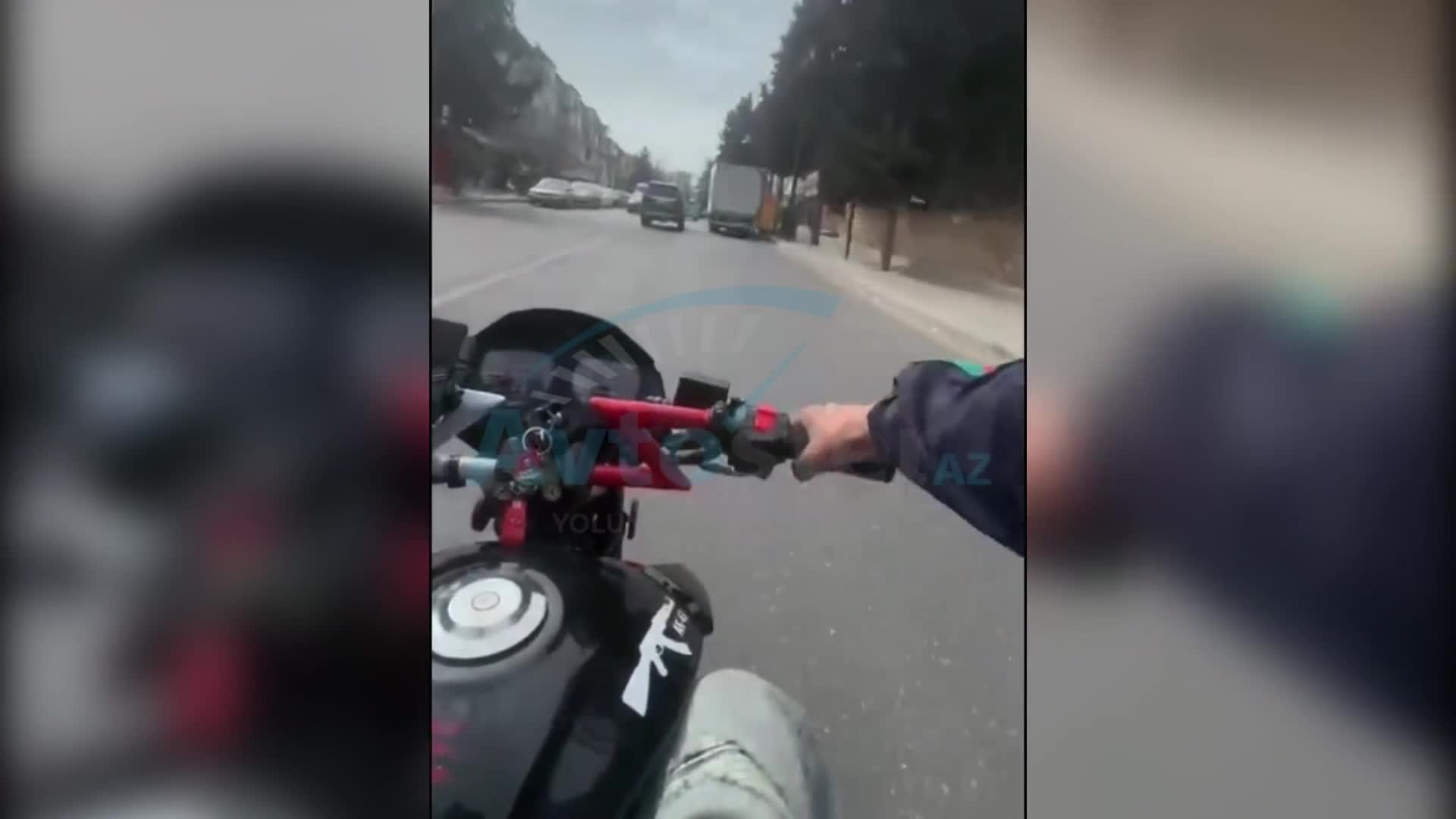  “Şou” göstərən moped sürücüsü ölümə meydan oxudu