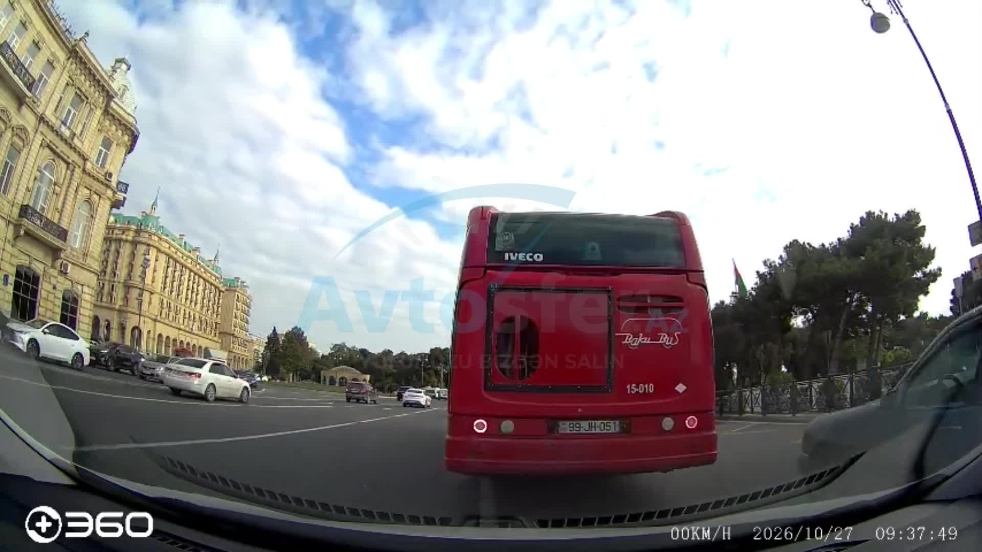 Dayanacağa girməyən avtobus sürücüsü 